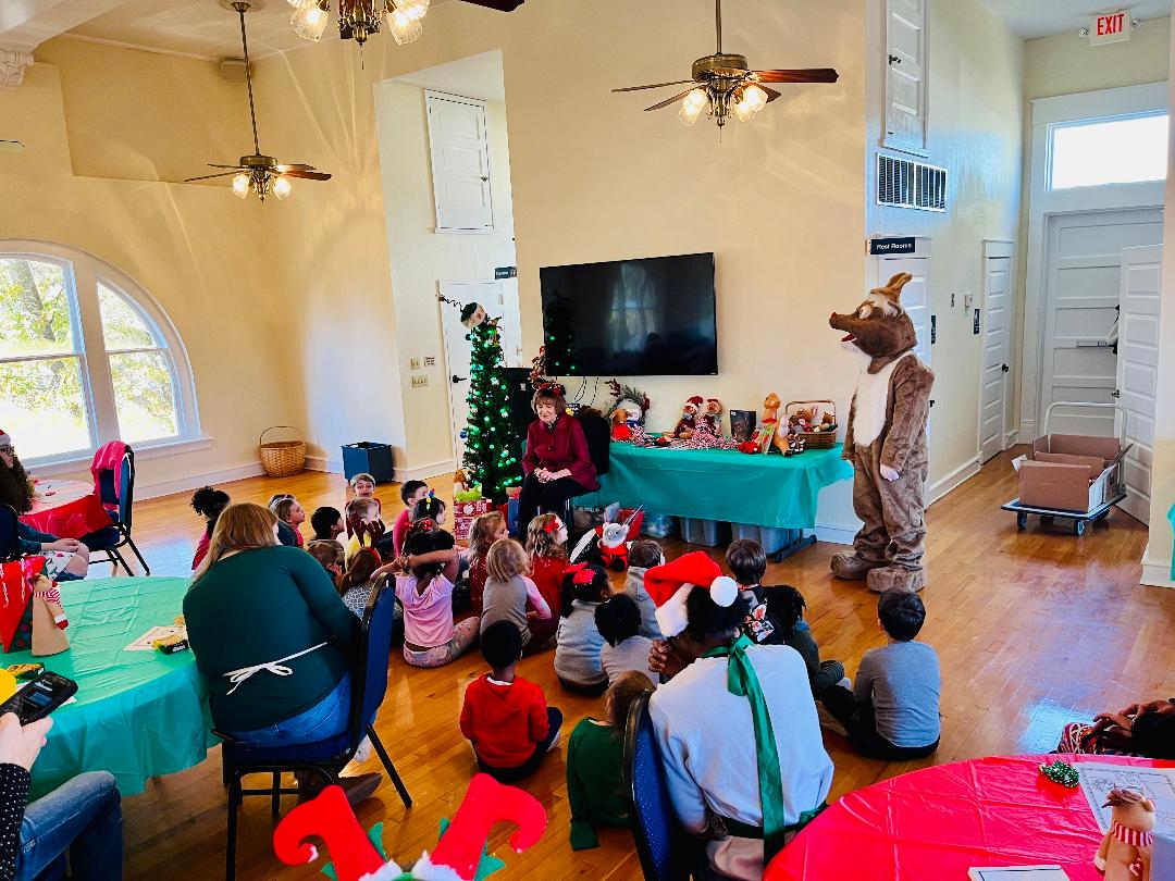 Carnegie Library hosts children’s Christmas events Marion County